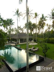 villa1.jpg